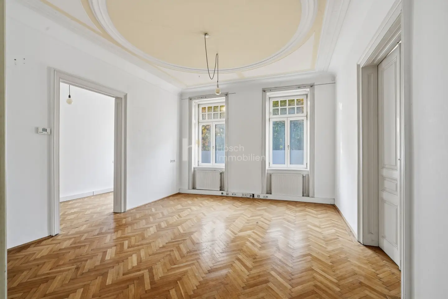 Großzügiger Altbau zum Gestalten | Drei Zimmer auf 98,19 m²