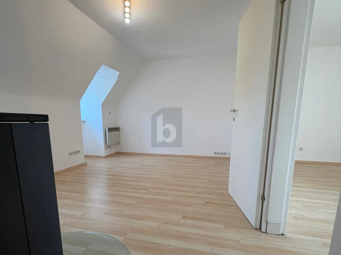 Bright Dachgeschosswohnung with character