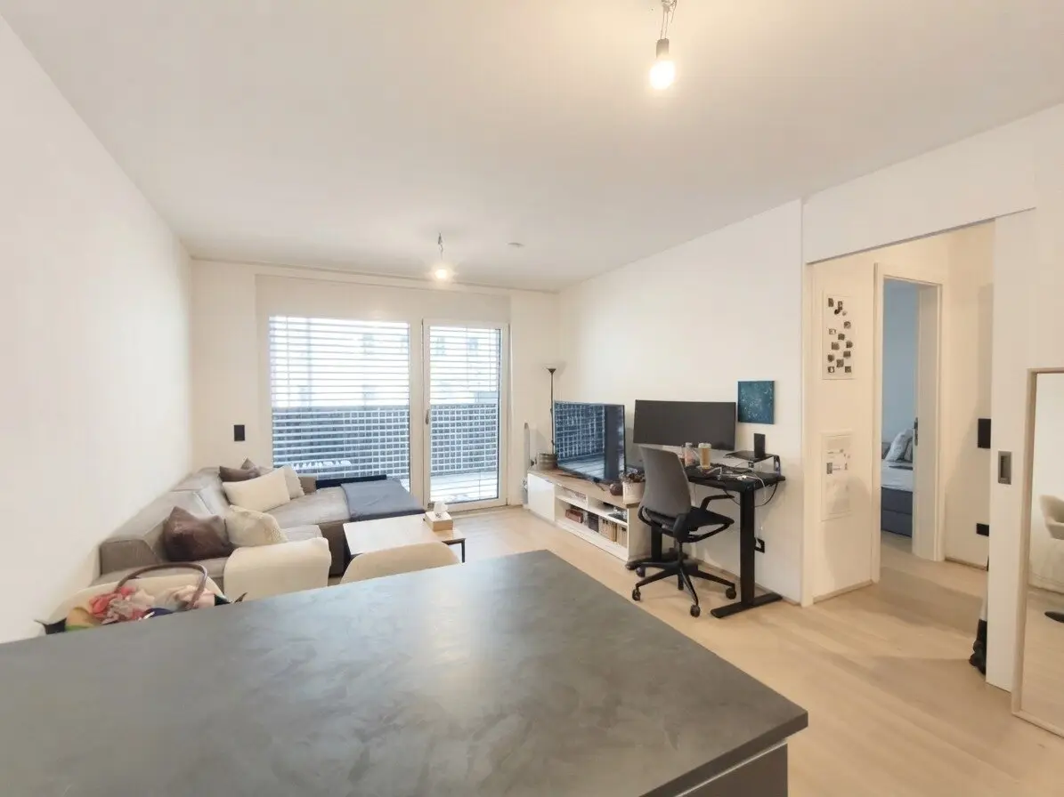 Pauschalmiete inklusive Warmwasser, Heizung & Kühlung - Traumhafte 2-Zimmer-Wohnung mit großzügiger Loggia und stilvoller Ausstattung