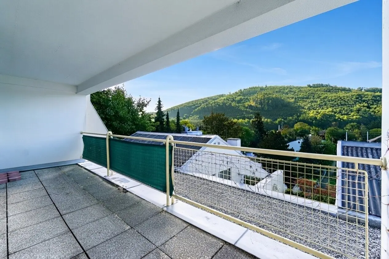 Ihr neues Zuhause am Wienerwald: Zentral begehbare 3-Zimmer-Wohnung mit Loggia und Garagenplatz