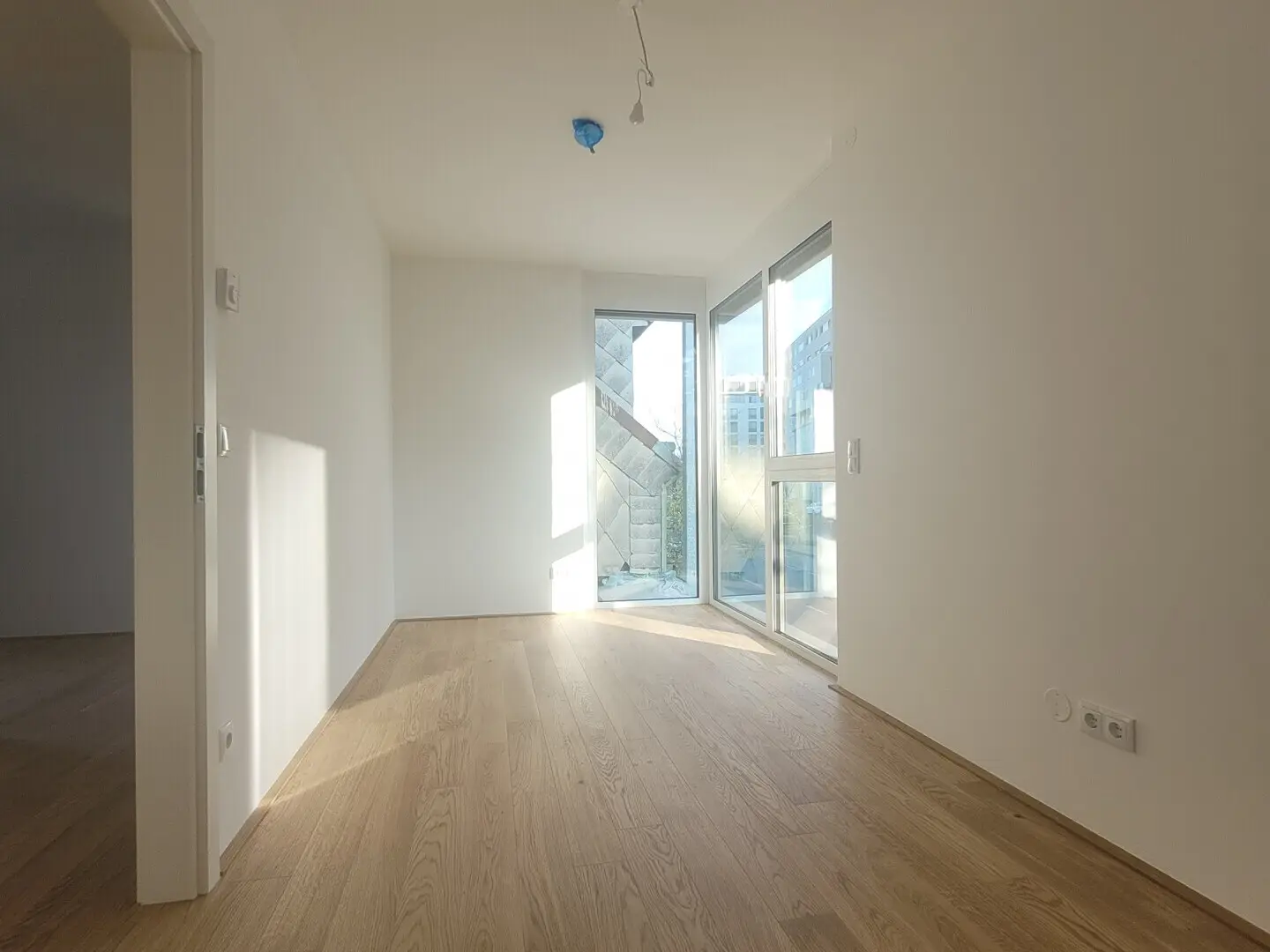 Neubauwohnung mit Balkon und Photovoltaik nahe U6