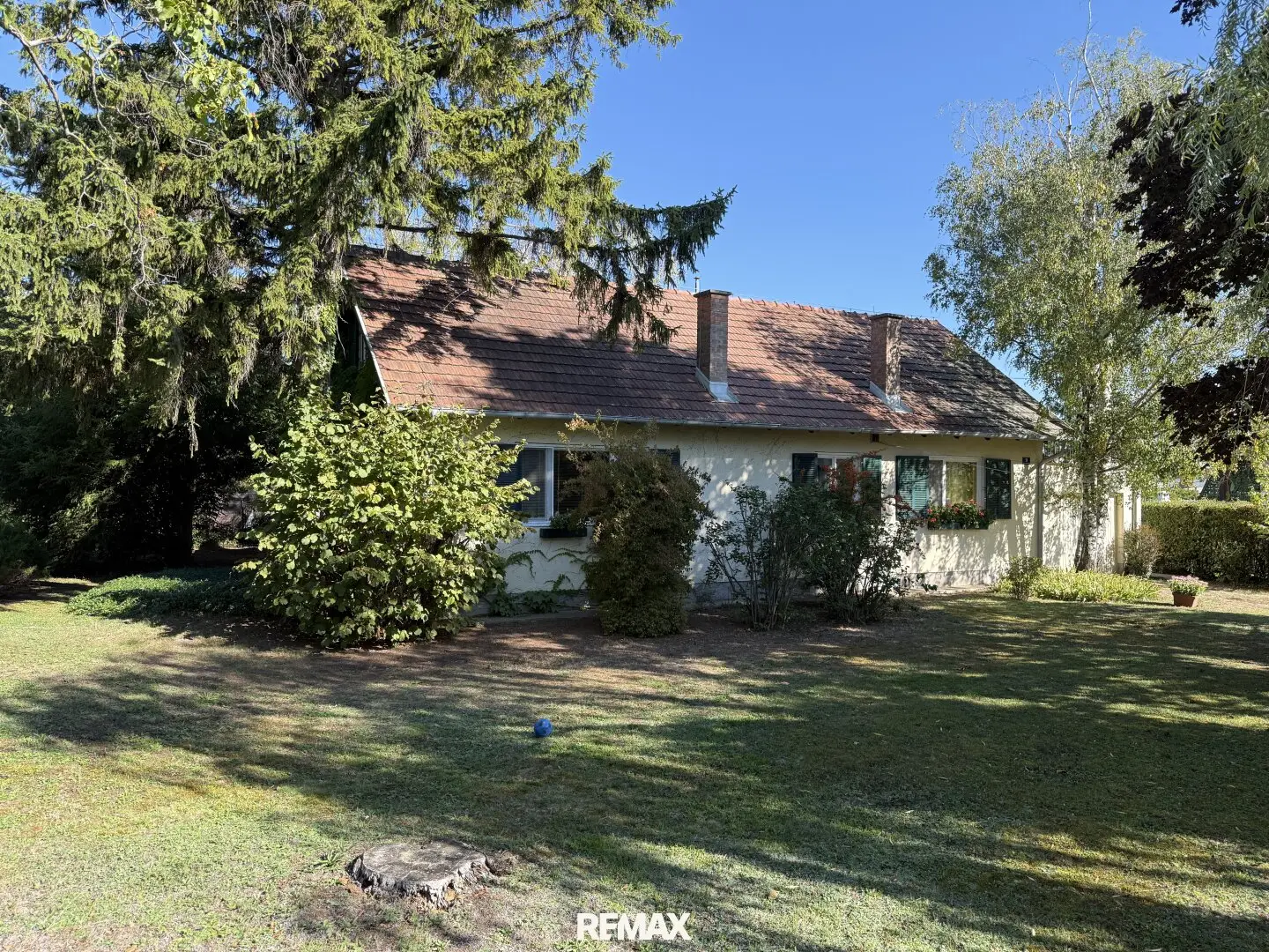 Wohnen im Grünen - Einfamilienhaus mit traumhaftem Garten auf ca. 128 m² Wohnfläche zu kaufen!