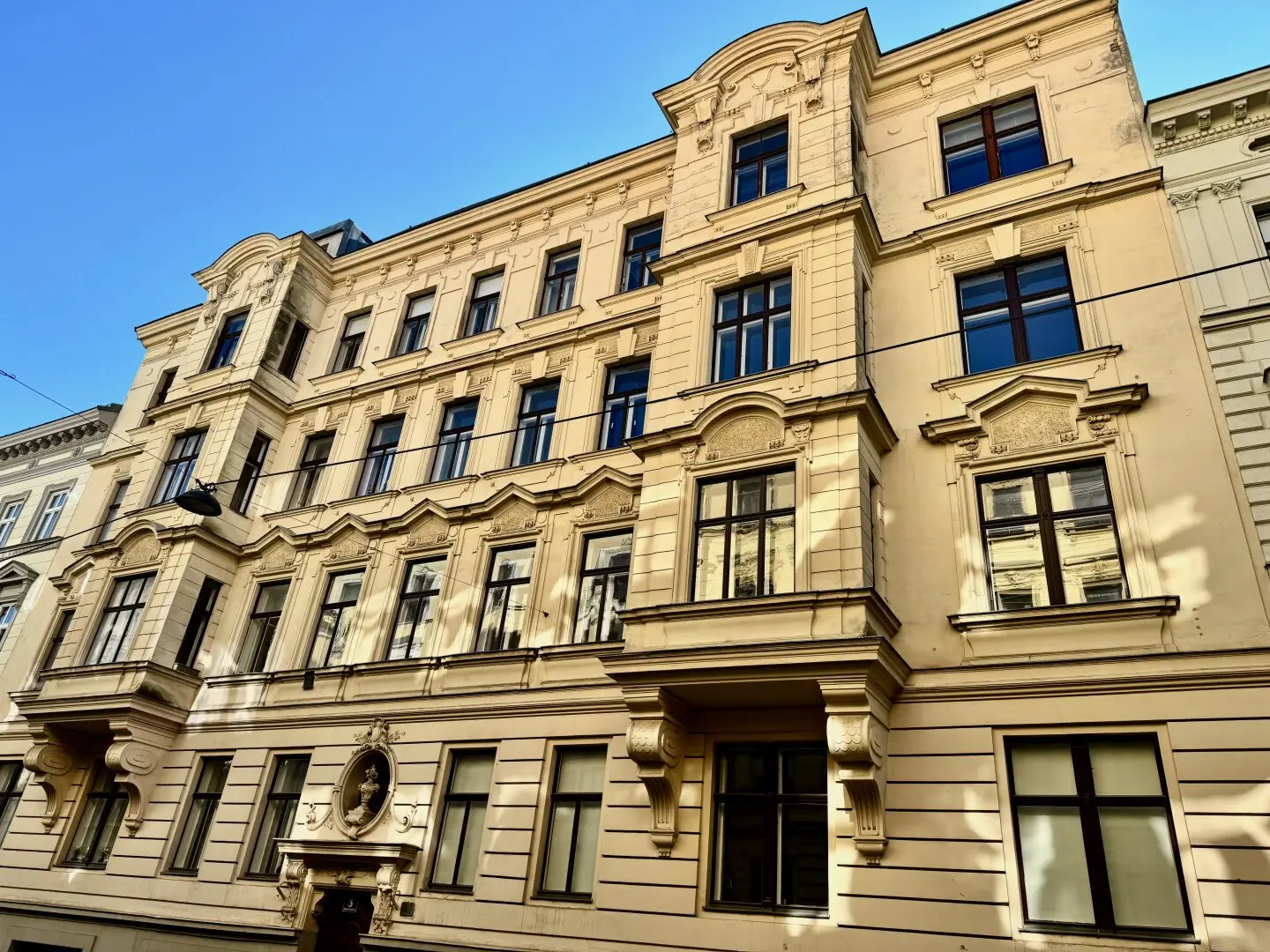 Frisch sanierter stilvoller Altbau im Cottageviertel – 215 m² für Wohnen, Arbeiten und Coaching