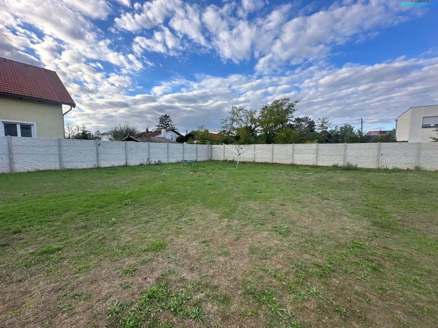 Single-family house or semi-detached house? 694 m² for your dream home in Gerasdorf
