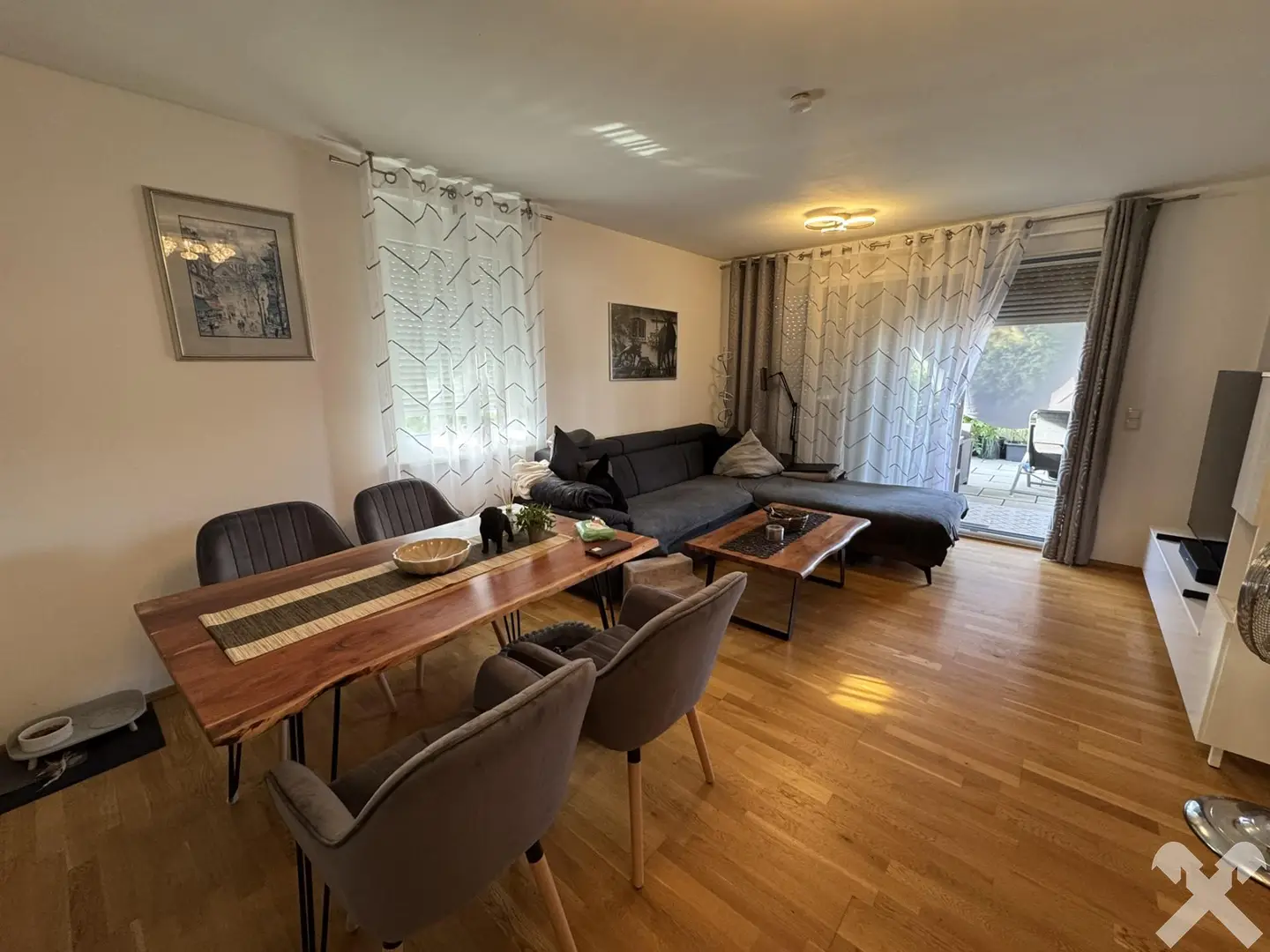 WOHNZIMMER