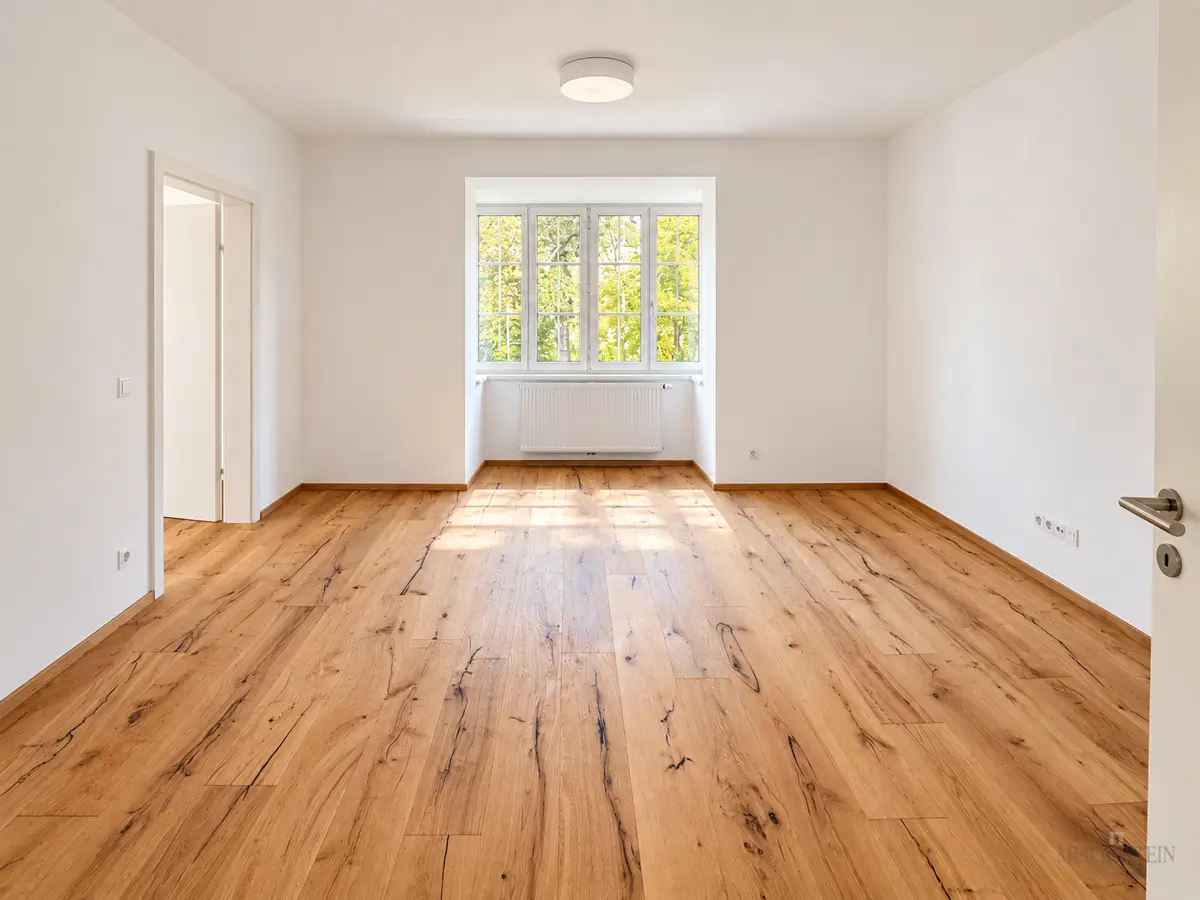 Frisch renovierte Wohnung mit Erker und Bergblick