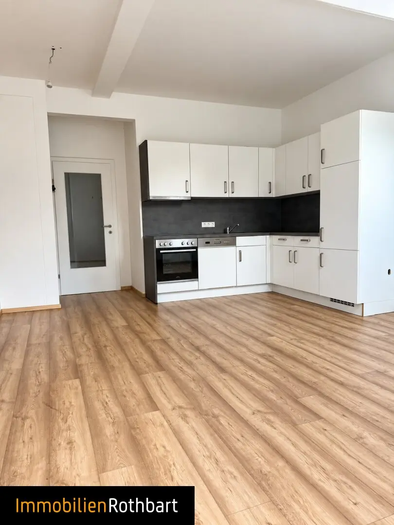 Attractive 1.5-room apartment with balcony in Thörl