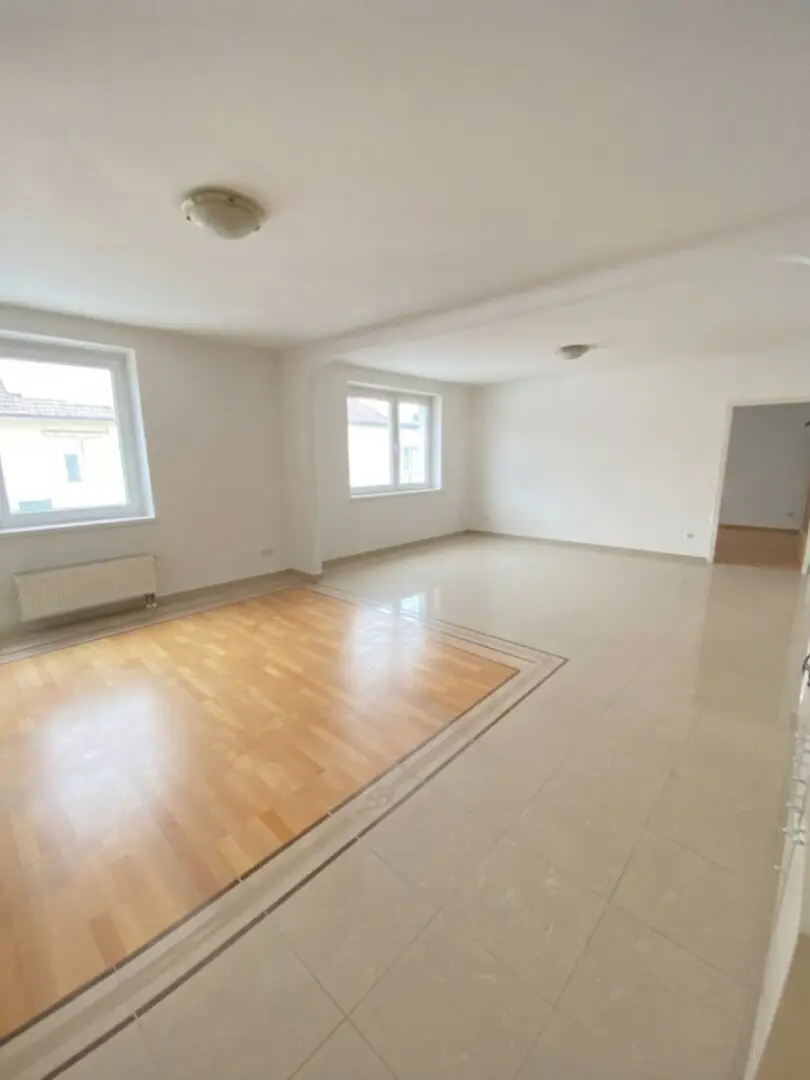 Großzügige 5-Zimmer-Eigentumswohnung mit Loggia und ausgezeichneter U-Bahn-Anbindung im Herzen von 1040 Wien!