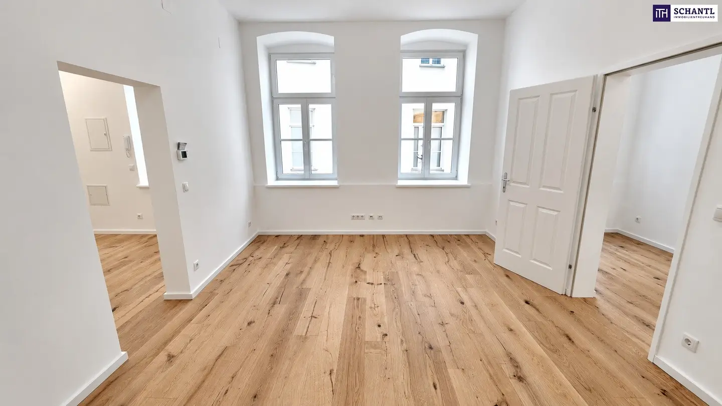 Frisch sanierte 2-Zimmer-Wohnung mit sensationellen 33 m² zusätzlicher Lagerfläche! + Beste Infrastruktur + Traumhaftes Altbauhaus + Jetzt zugreifen!