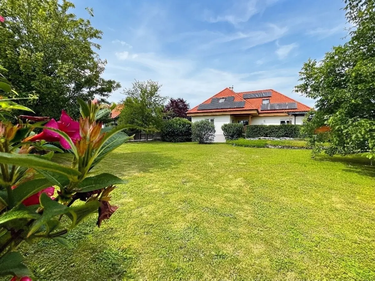 Dream home with spacious garden and high-quality fittings