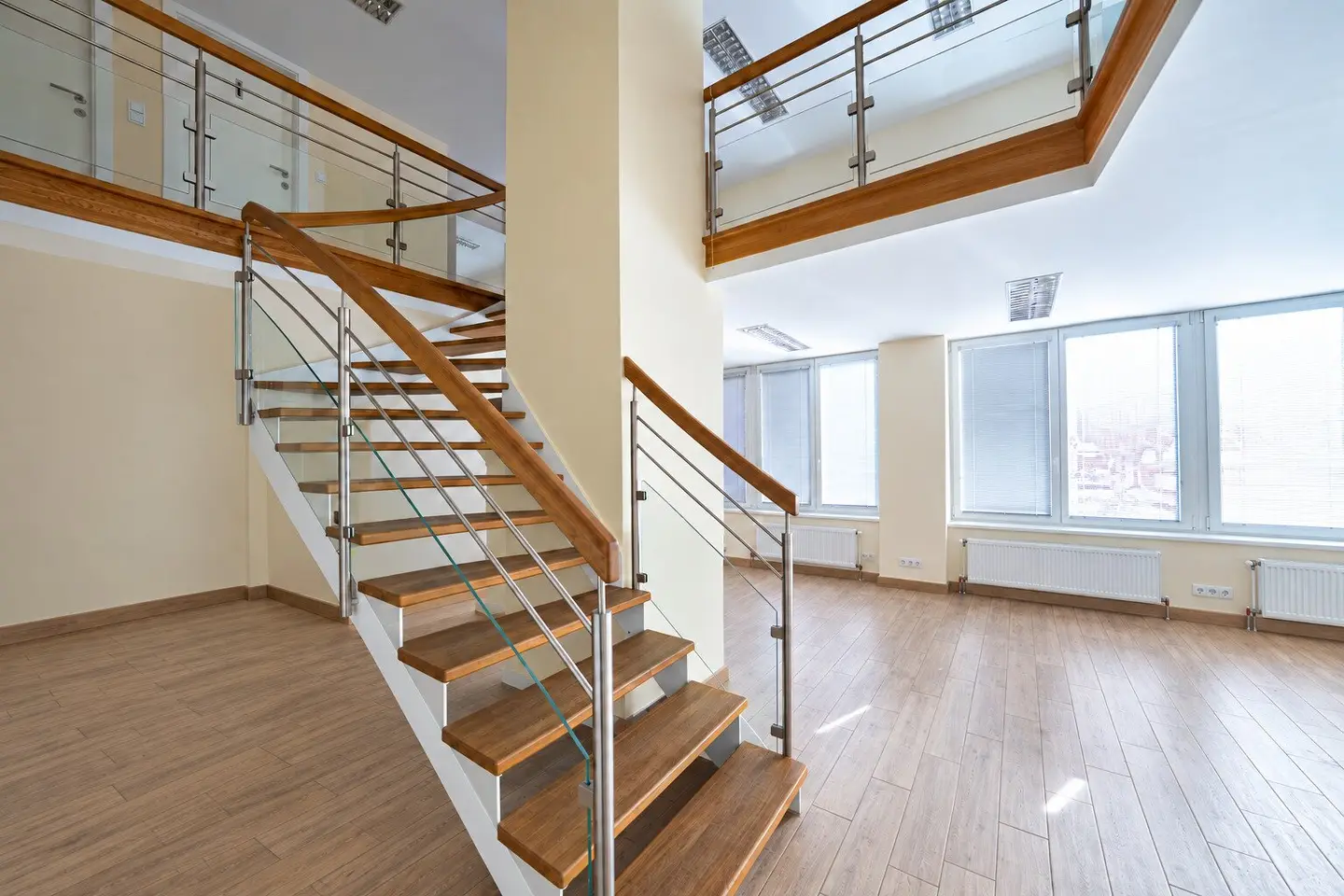 Maisonette- Büro mit großzügiger Garage in 1040 Wien