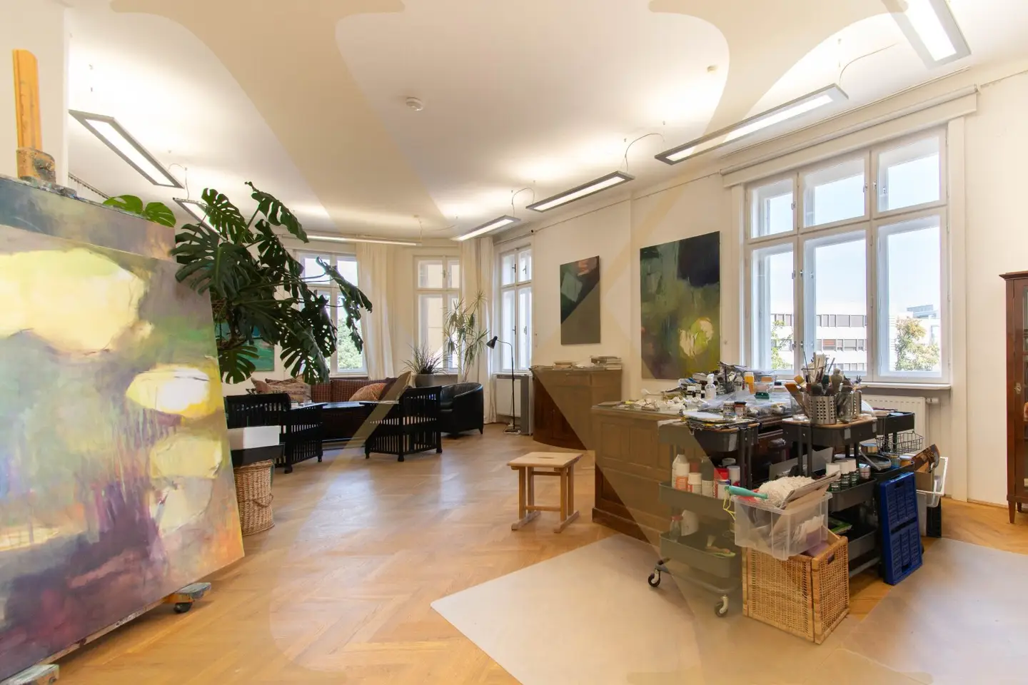 Vermietete 5,5-Zimmer-Altbauwohnung mit Loggia in zentraler Lage in Linz zu verkaufen!
