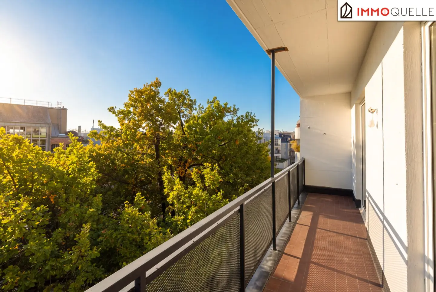 Urban feeling meets retreat - Spacious 4-room apartment with sunny loggia, charming green view and versatile room concept in the heart of Mariahilf