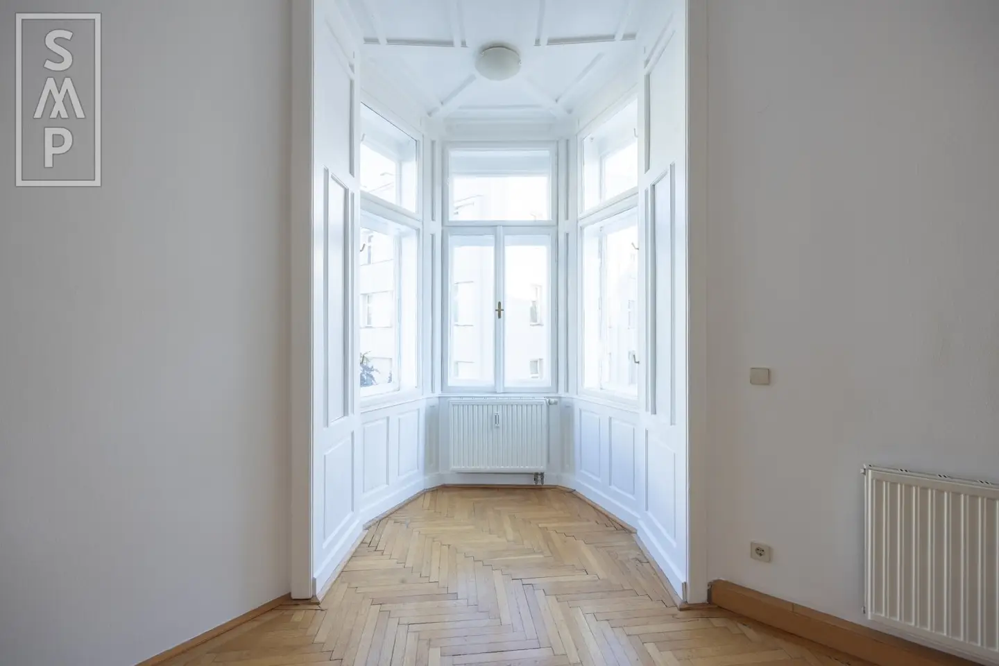 Living in prime city location: 2-room city apartment in a quiet side street