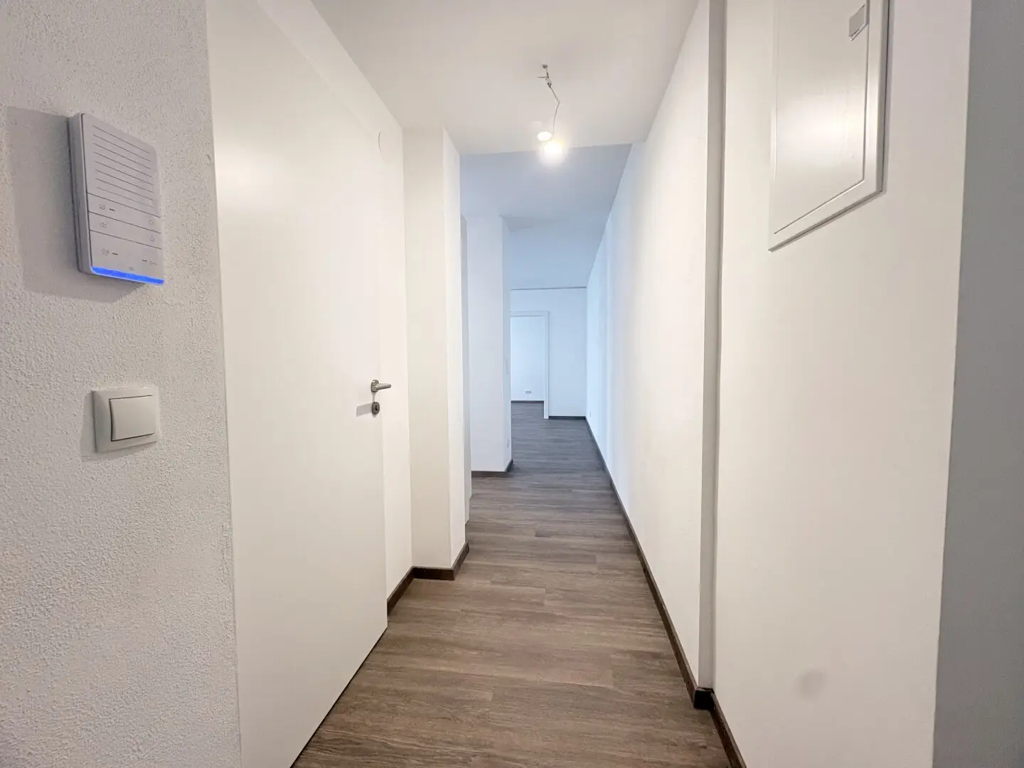 Licht und klare Linien prägen das Ambiente dieser Wohnung - GEFÖRDERT!