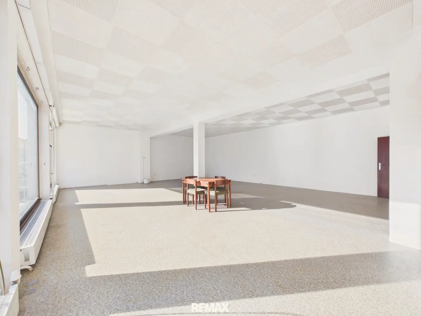 GESCHÄFTSLOKAL &amp; BÜRO IN 1100 WIEN | 179 M² + KELLER