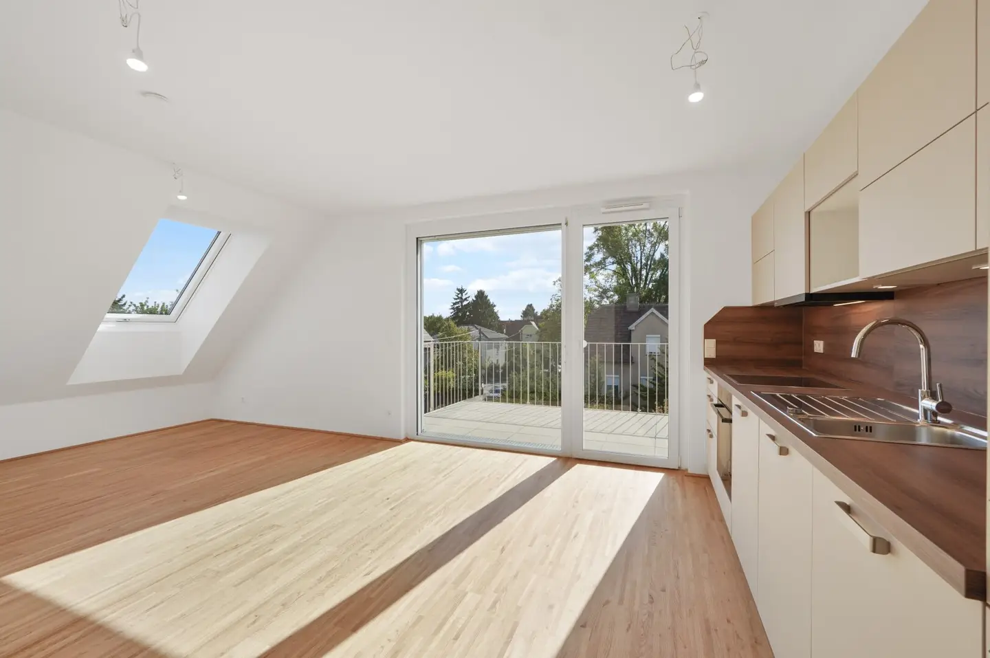 Modern first-occupancy rental apartments with private outdoor areas and garage in the 21st district