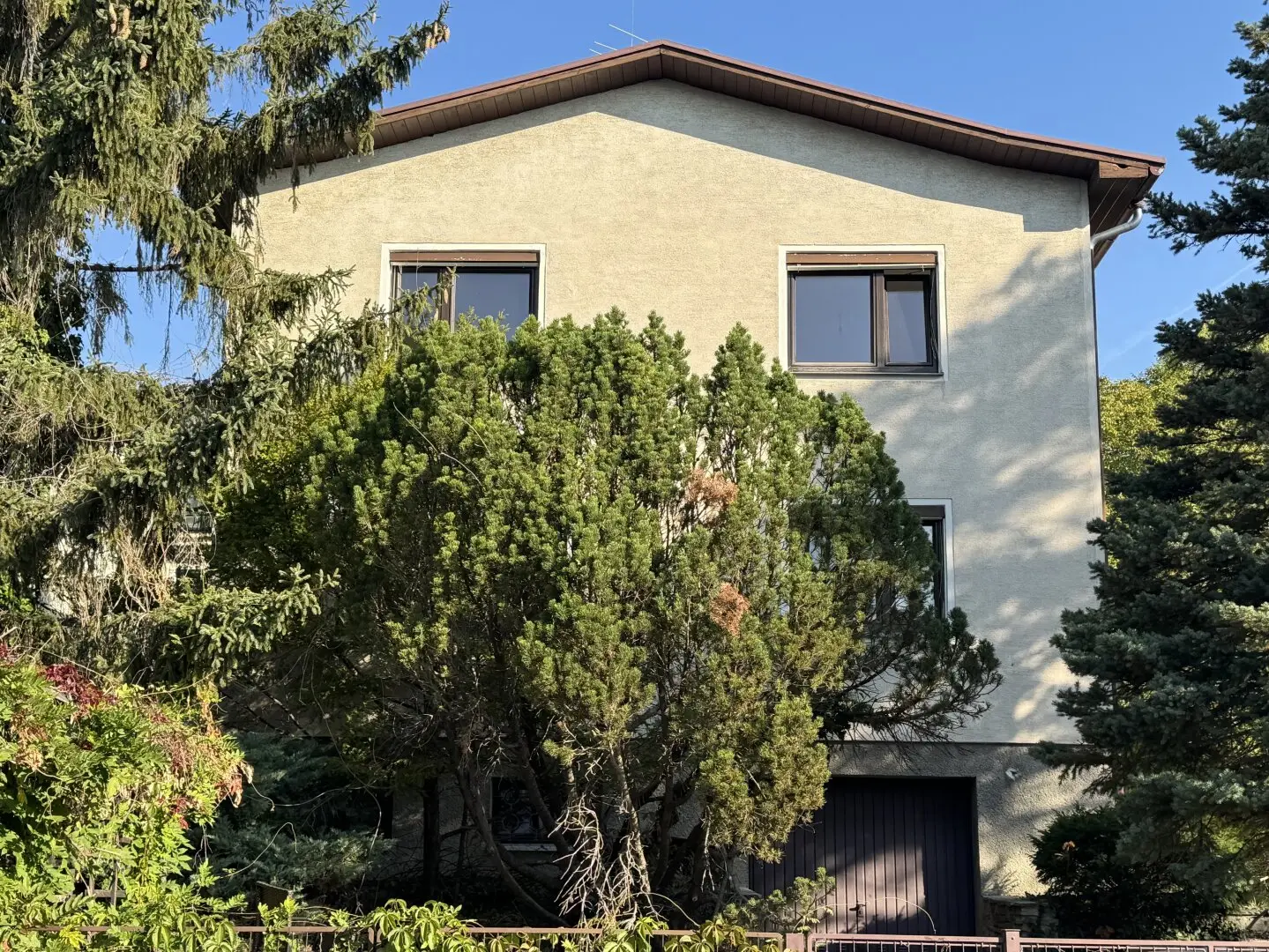 Renovation-Required Residential House in Döbling | Design &amp; Expansion Potential
