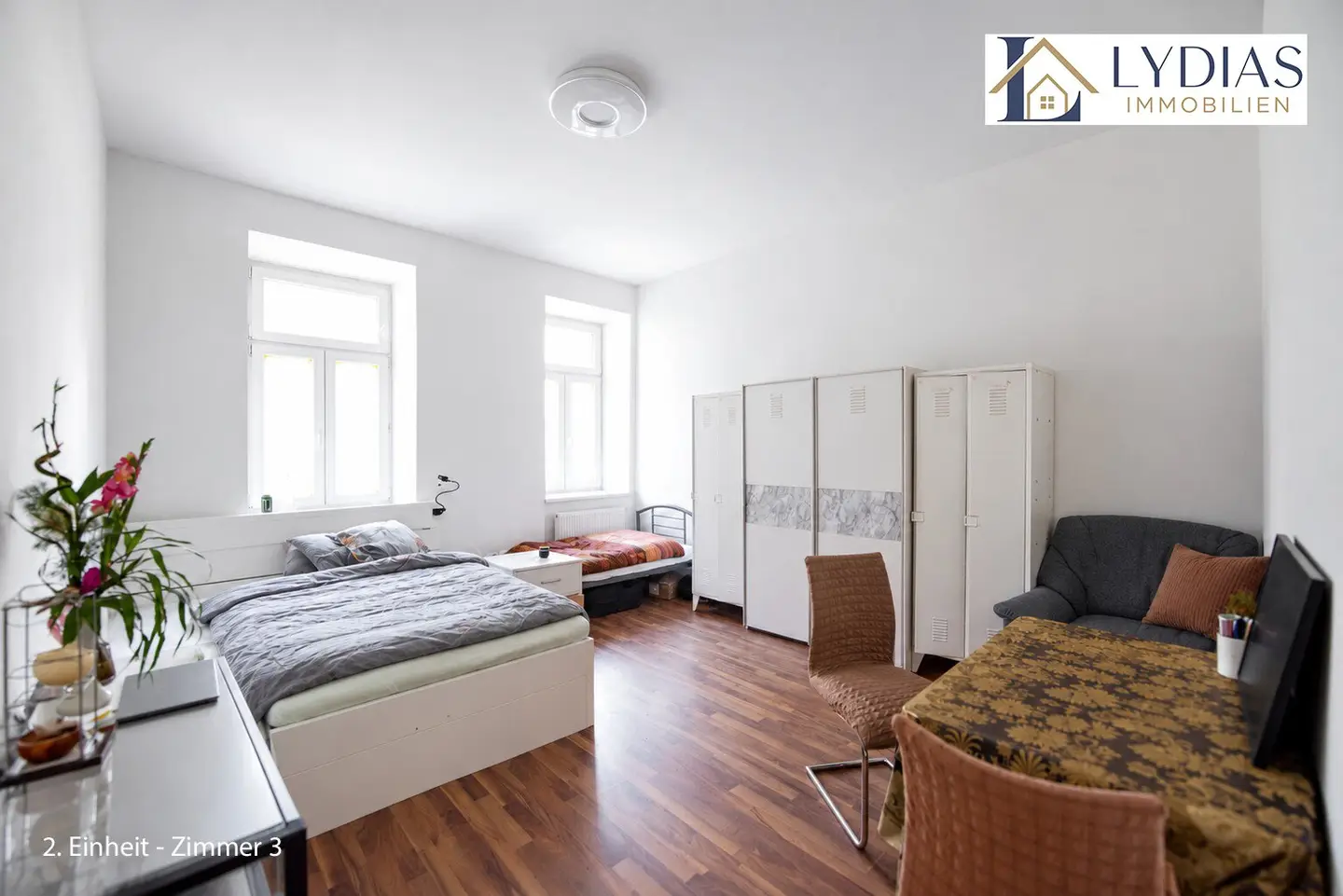 Helle und gepflegte 3-Zimmer Altbauwohnung zum Süden ausgerichtet, 2 Einheiten: 2 Küchen, 2x Bäder mit WC, Top Infrastruktur