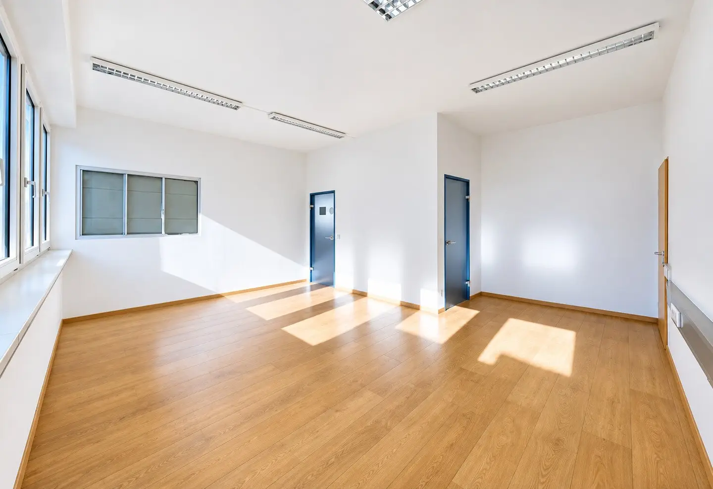 Four office rooms with lift in Klagenfurt, approx. 80 m², kitchen option