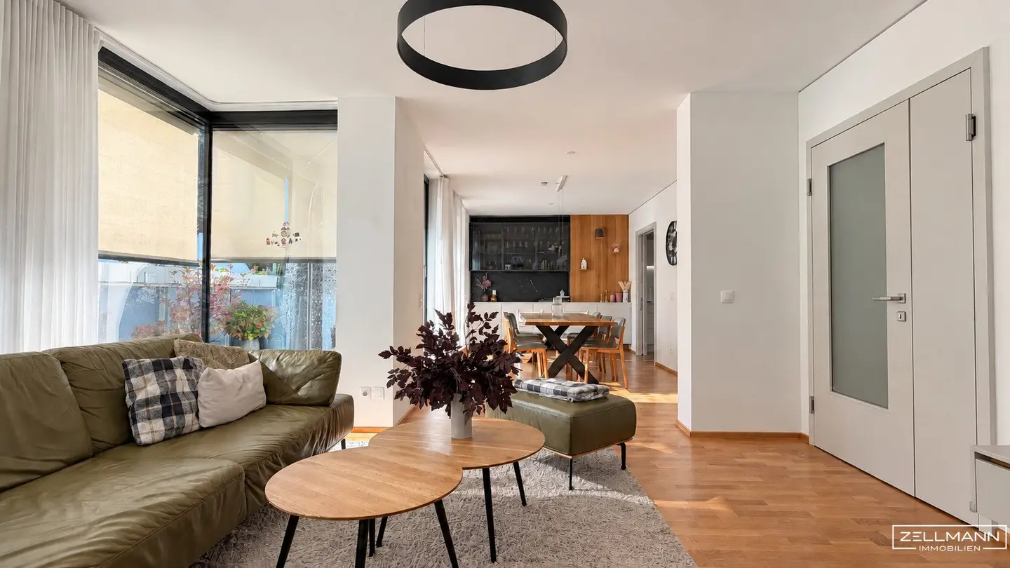 PURKERSDORF | Wohnen mit Persönlichkeit – außergewöhnliche & hochwertige Maisonette-Wohnung | inkl. 2 TG-Stellplätze | 2 Terrassen | ZELLMANN IMMOBILIEN