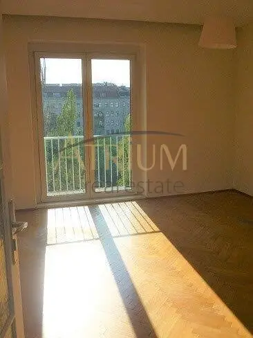 67 m² 2-Zimmer Wohnung mit Wohnküche und direktem Blick auf den Donaukanal , WG-geeignet!
