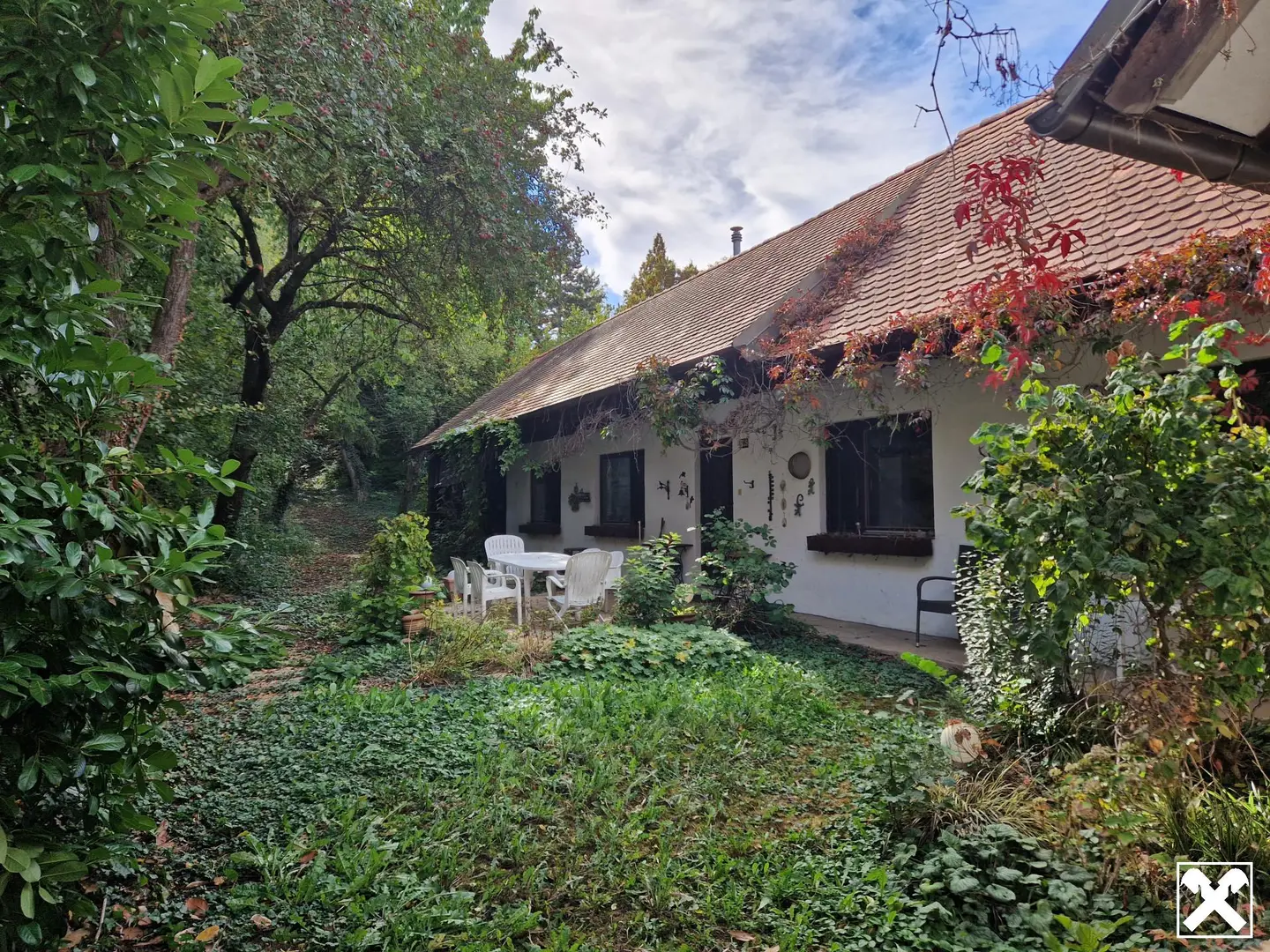 Altbauwohnung mit geschlossenem Innenhof und Garten