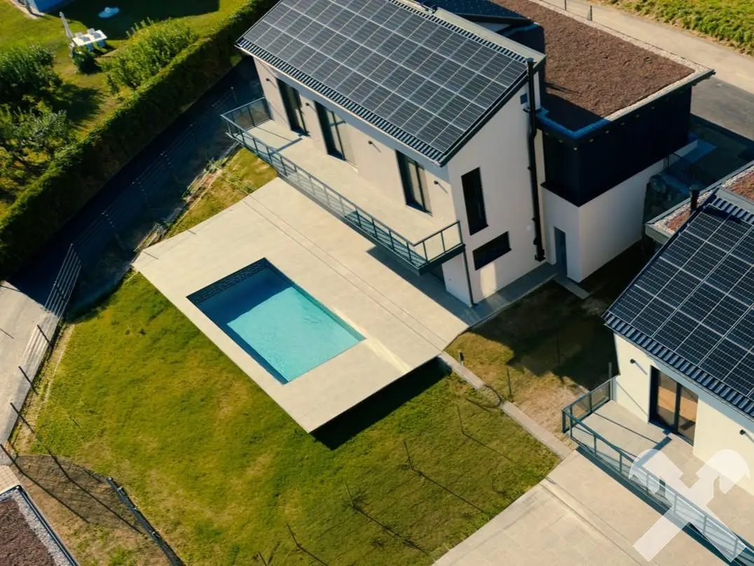 Familienwohnung Erstbezug Privatpool und Weitblick