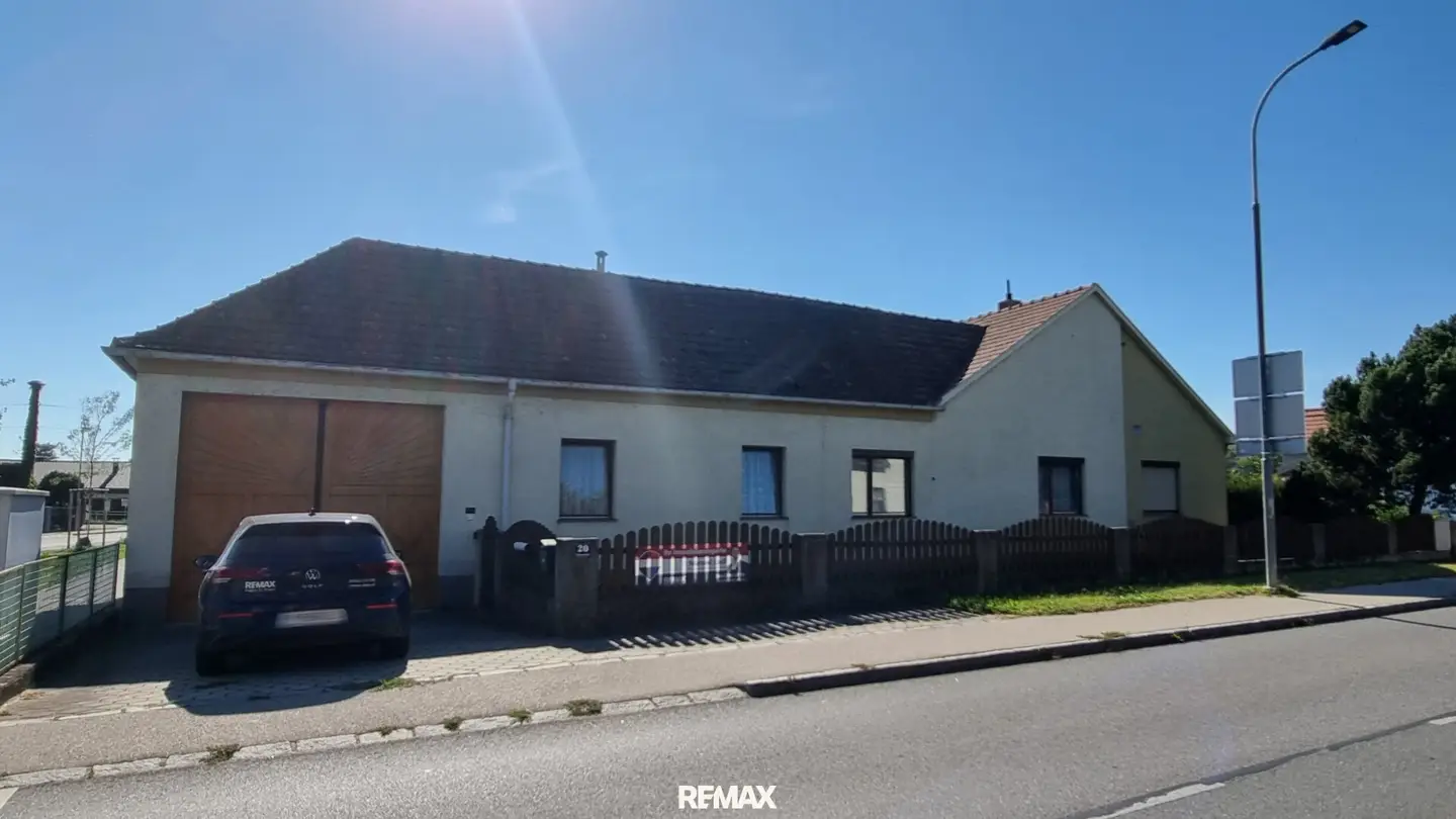 Single-family house with large plot and possibility of subdivision in Gemeinlebarn