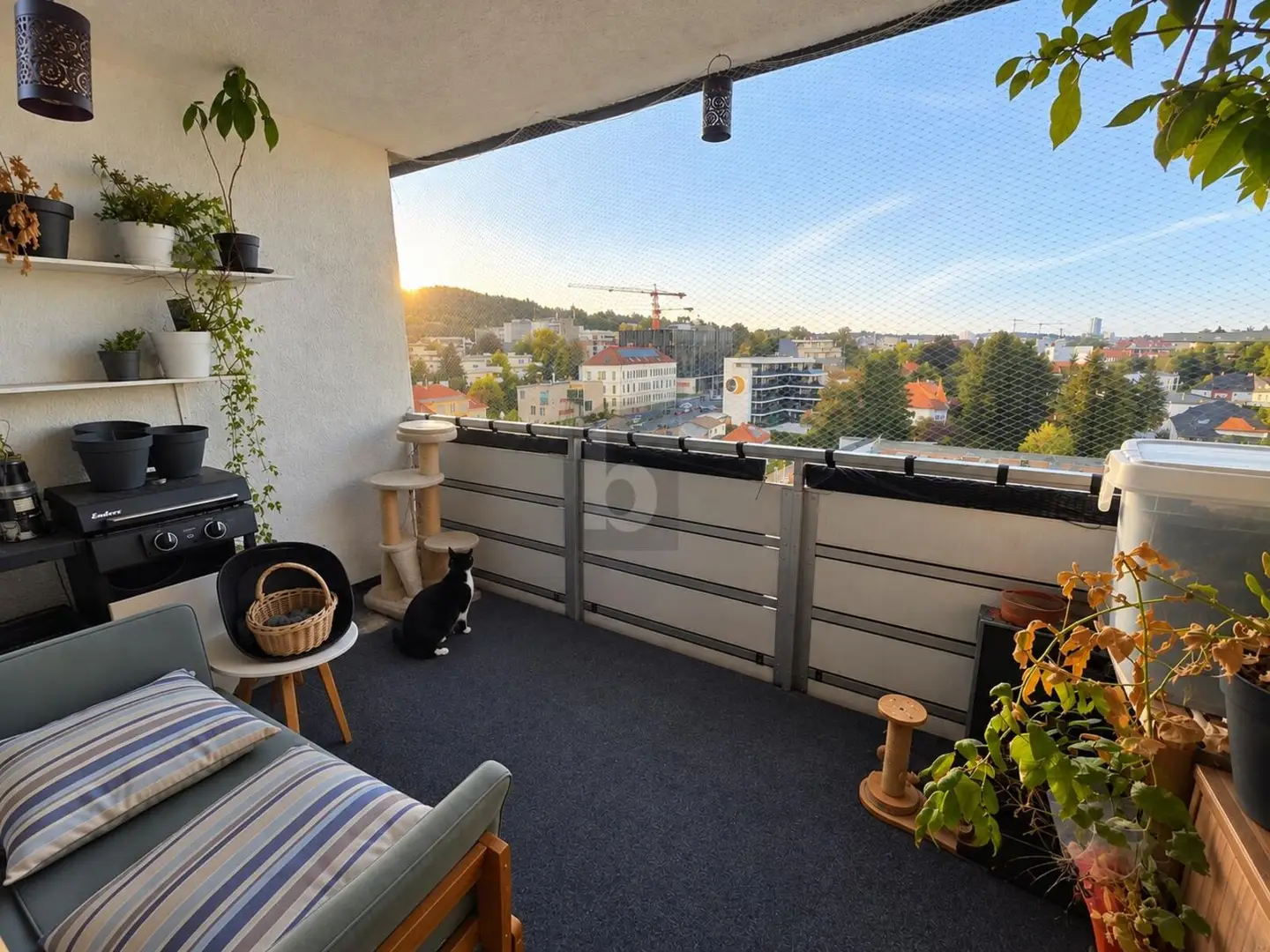 Wohnung in Geidorf with southeast balcony and city view