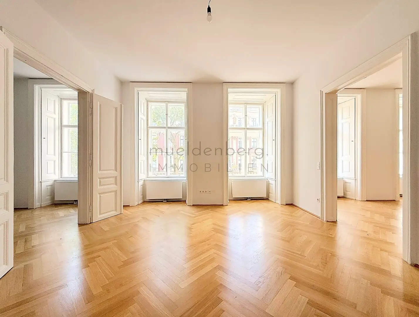 Großzügige 4-Zimmer-Wohnung beim Schottentor in 1010 Wien um 2.302,30 €!