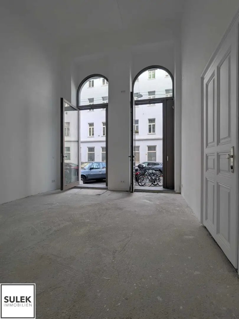 Attractive compact commercial space in Weyringergasse, act quickly and participate in the fit out works