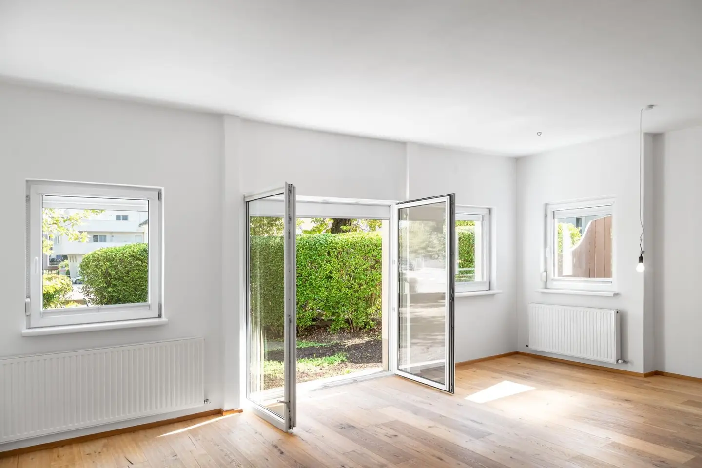 97 m² Living with private garden and terrace immediately available!