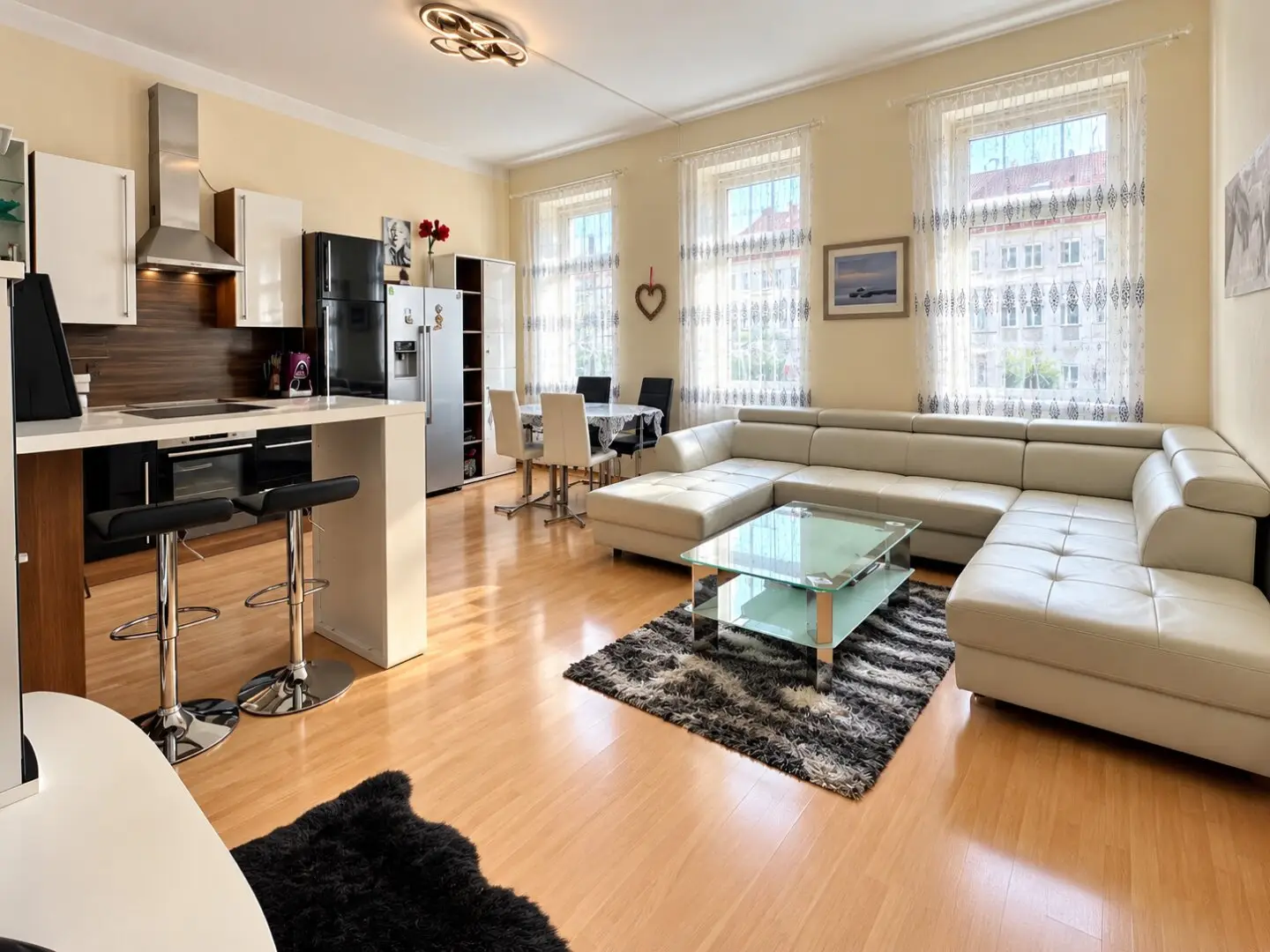 ALTBAUCHARME TRIFFT TERRASSENGLÜCK | 3 Zimmer | 73,45 m² | Klima | Lift
