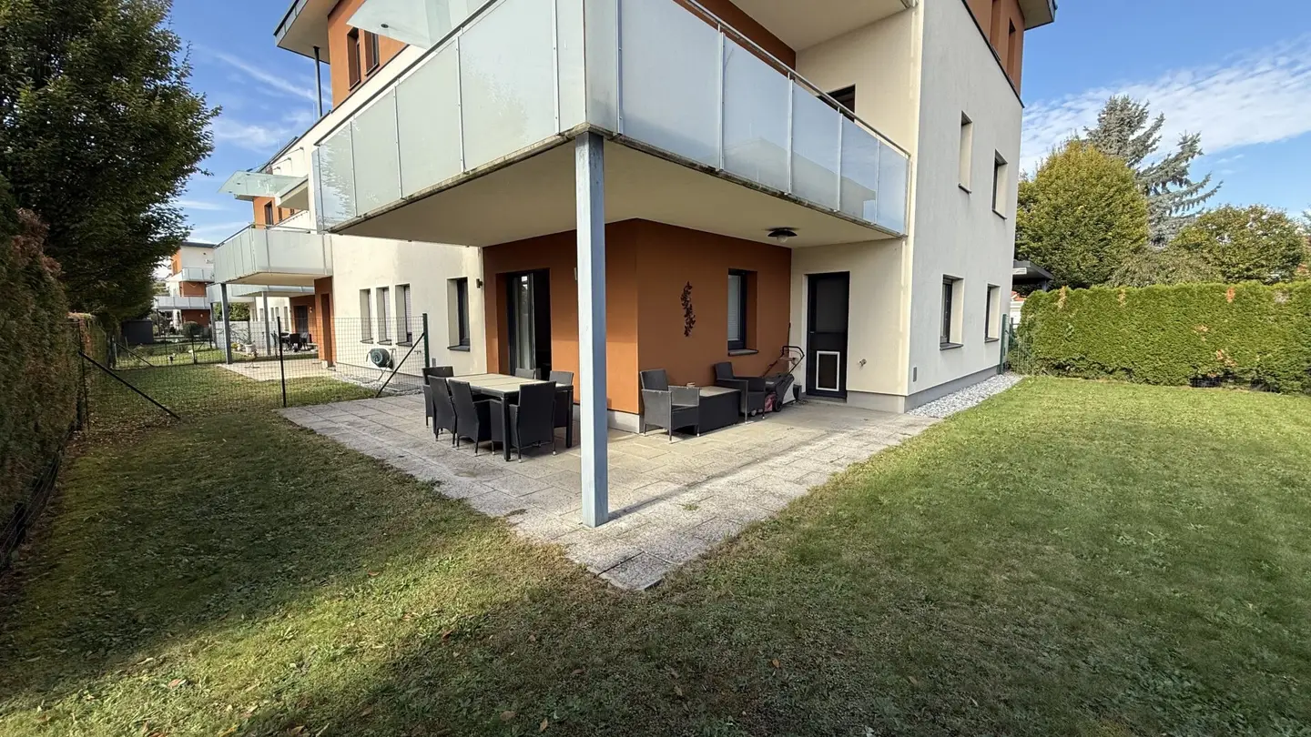ERDGESCHOSS | 181M2 GARTEN | CARPORT | 70M2 |