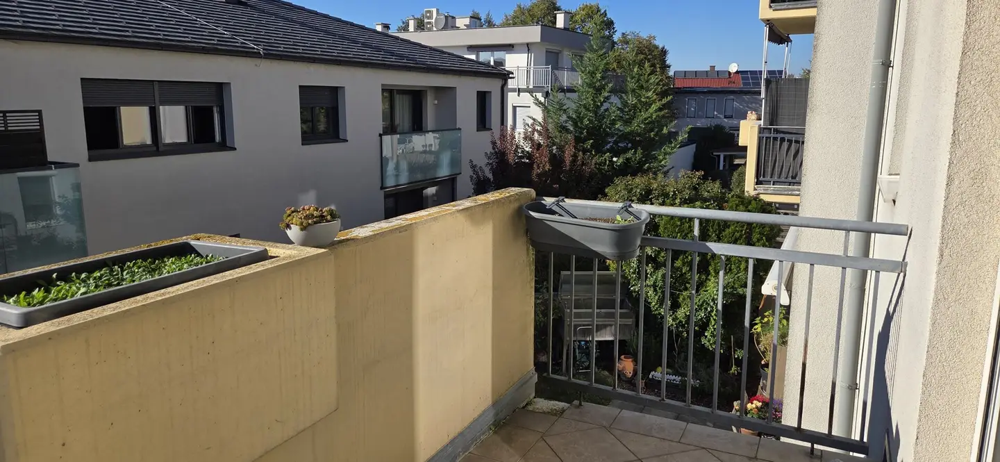 ***RUND 72m² ZUM WOHLFÜHLEN***MÖBLIERT, MIT BALKON UND EIGENEM GARAGENPLATZ MIT VIDEOÜBERWACHUNG***