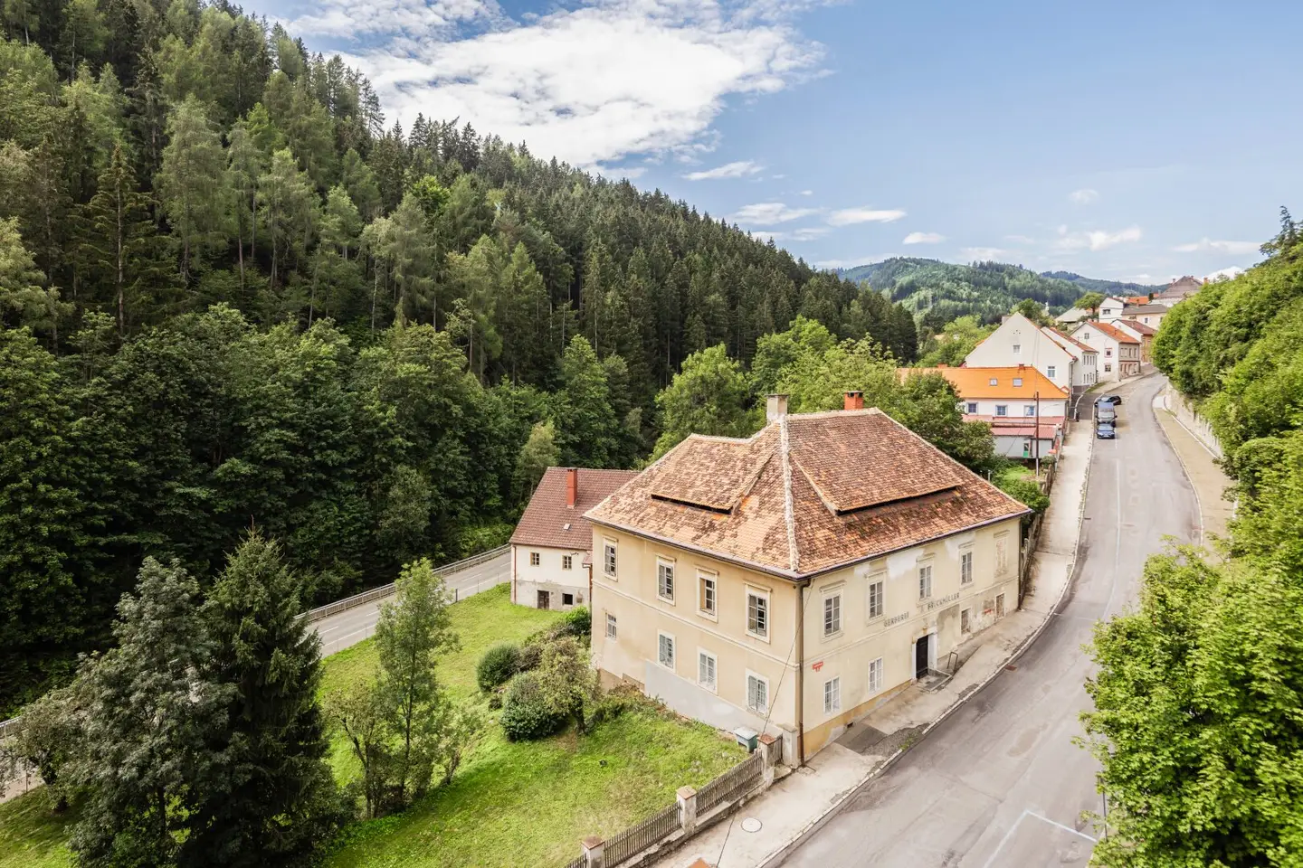 Historisches Geschäftshaus und ehemalige Gerberei am Landtorberg