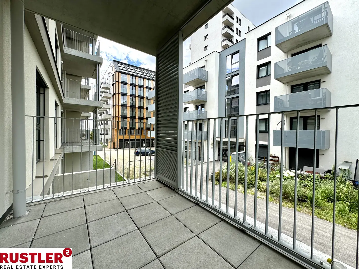 Move in ready apartment with balcony in a quiet setting Wohnung
