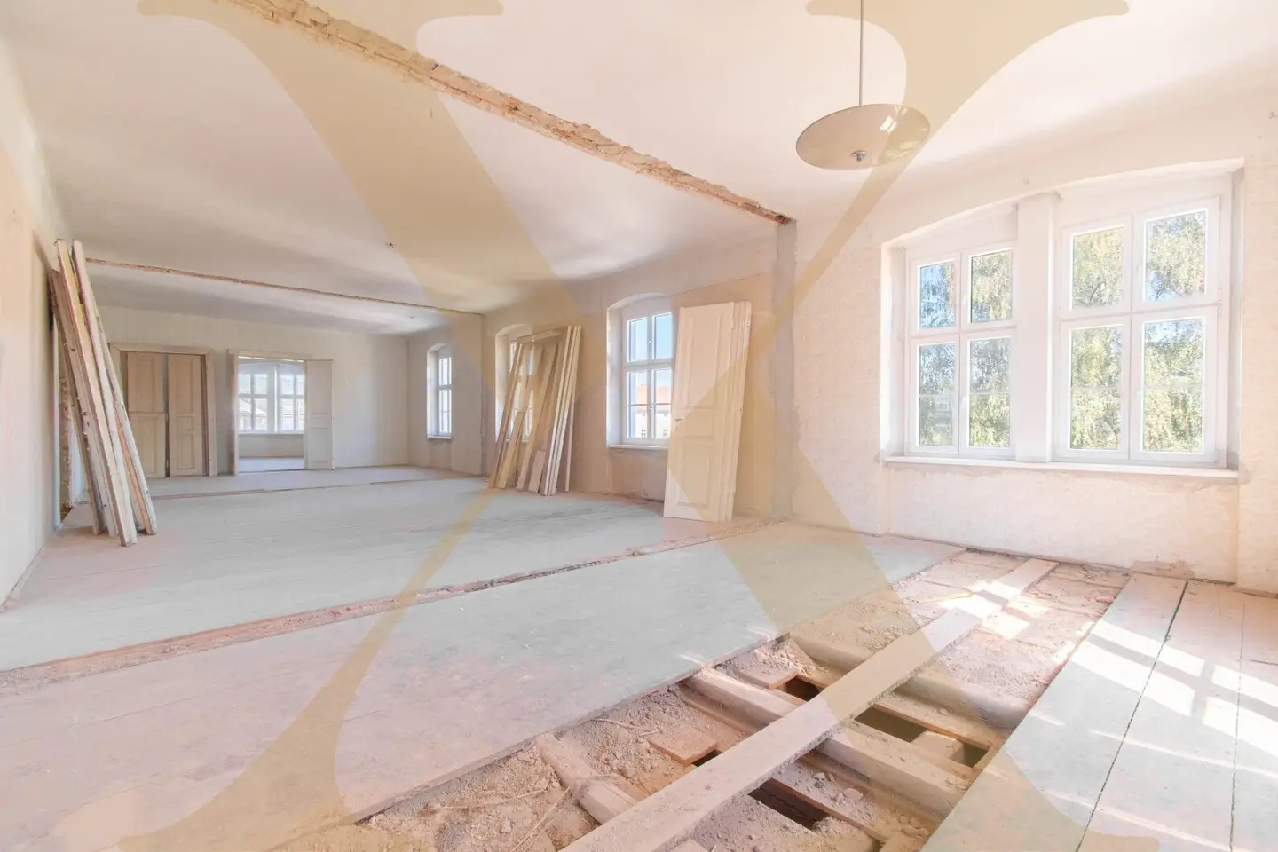 Flexible Altbauflächen – 2 Einheiten, vielfältige Nutzungsmöglichkeiten als Praxis, Büro oder Wohnung!