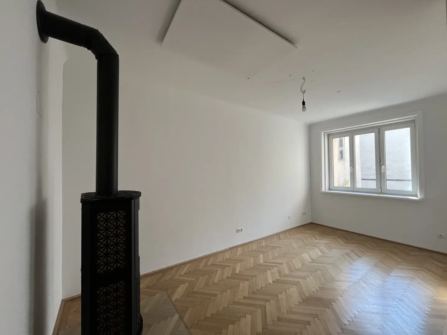 Helle Wohnung mit Balkon und Aufzug