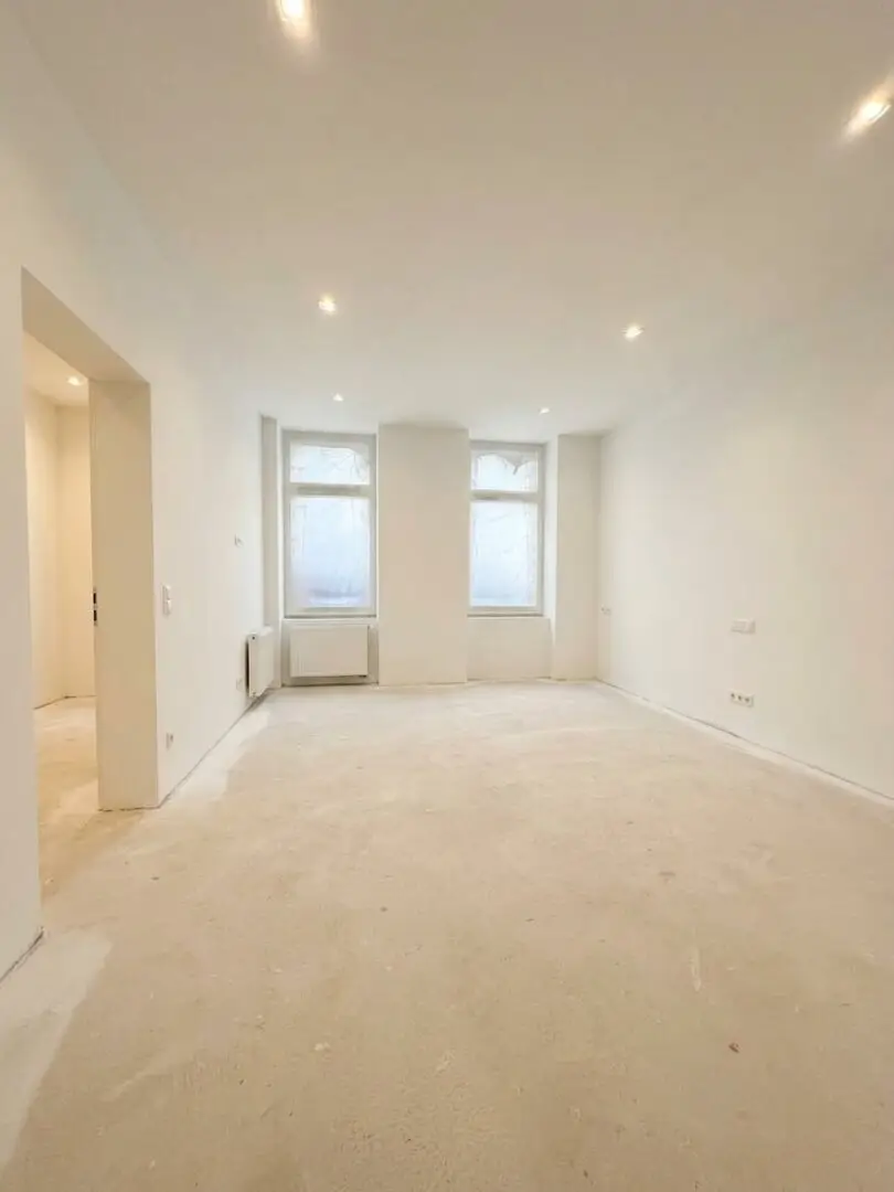 Perfect investor apartment in first occupancy: Fully renovated apartment with short-term rental permit