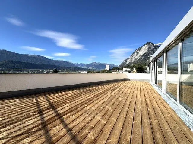 Dreamlike sunny rooftop terrace apartment in Innsbruck-Hötting