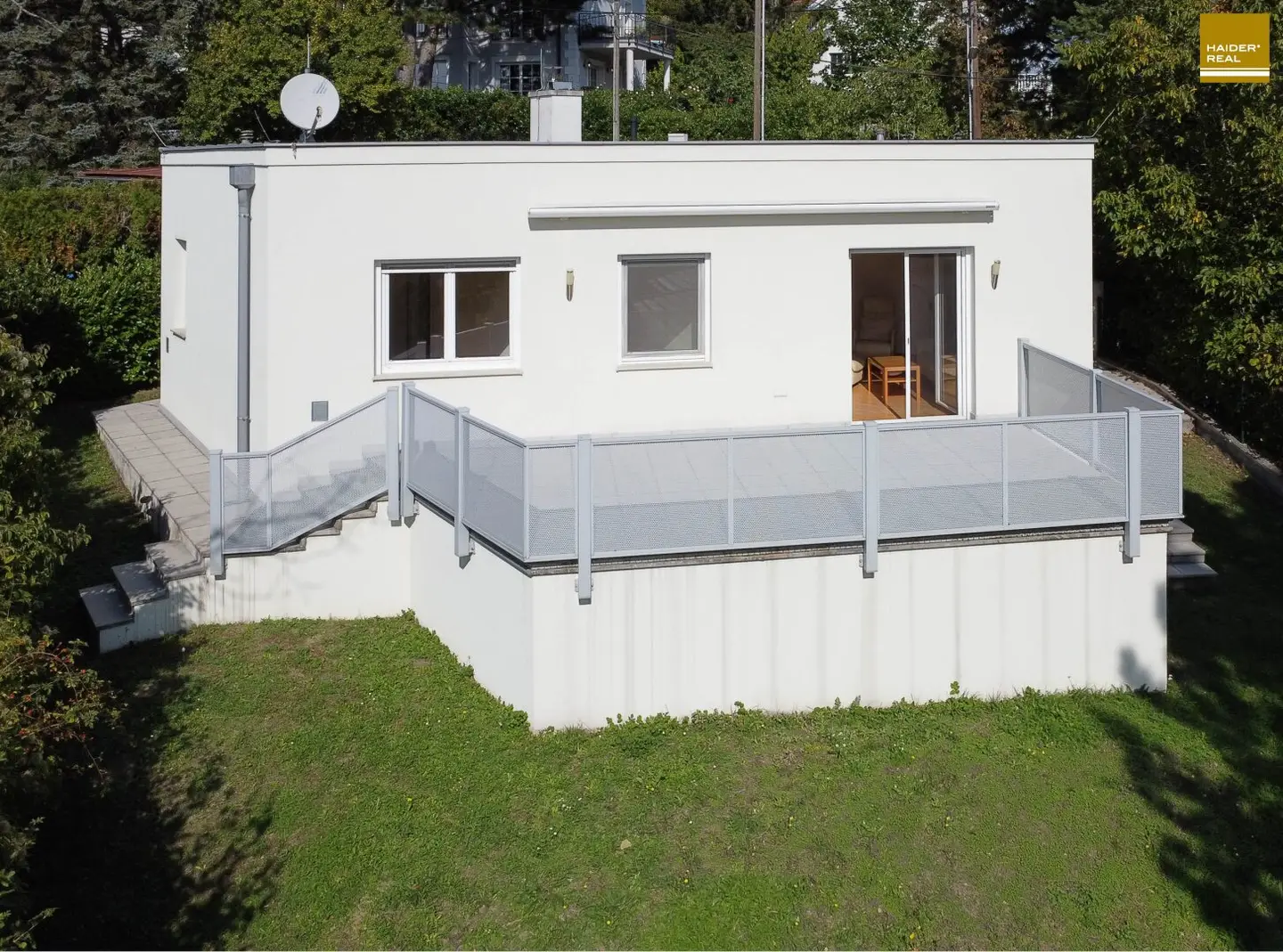 Ziegelmassivhaus aus Baumeisterhand, Grün/Fernsicht, feiner Garten, zentrale Wohnlage