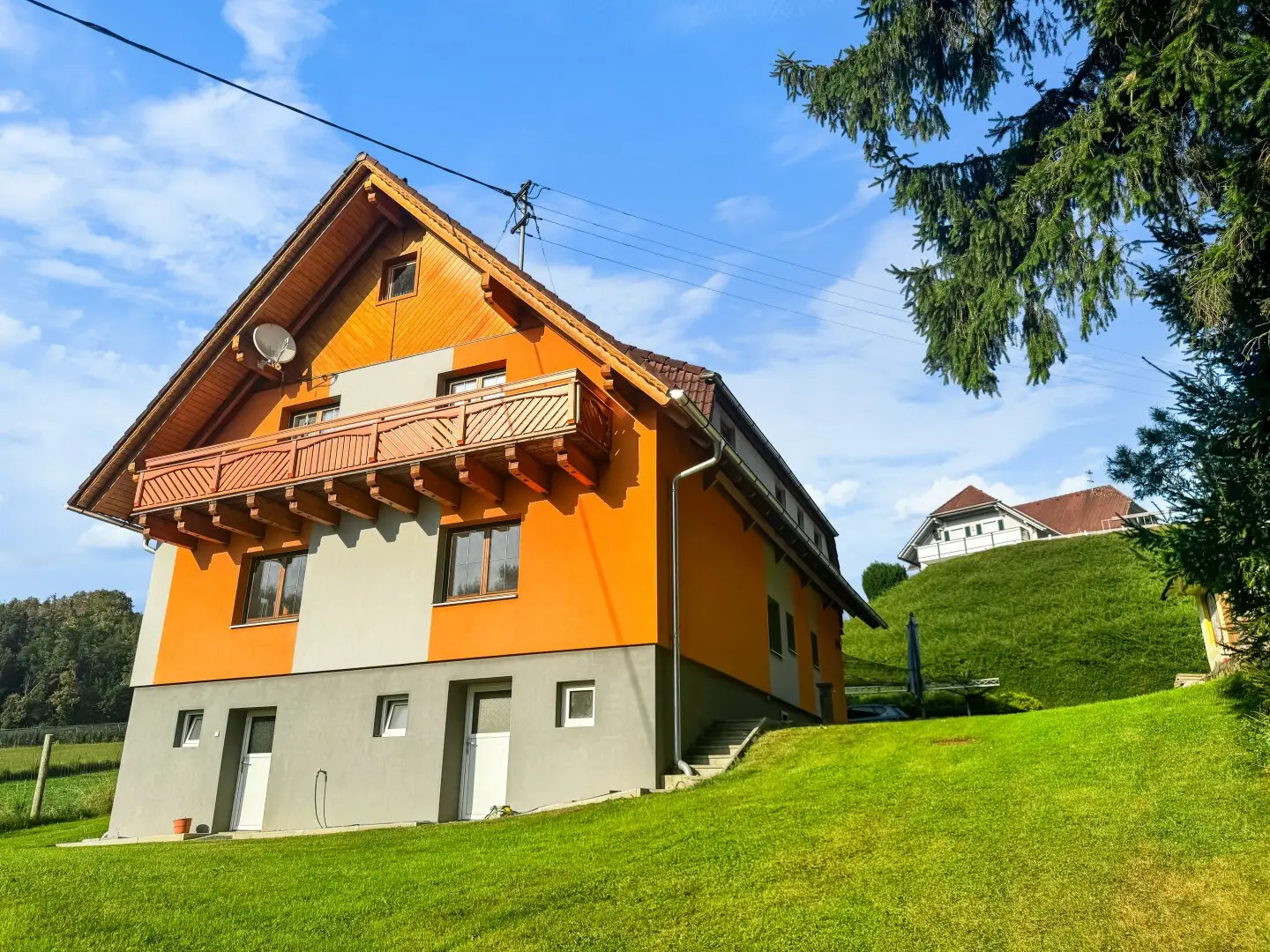 Vermietetes Zweifamilienhaus in ruhiger Grünlage von Floing – ca. 5 % Rendite