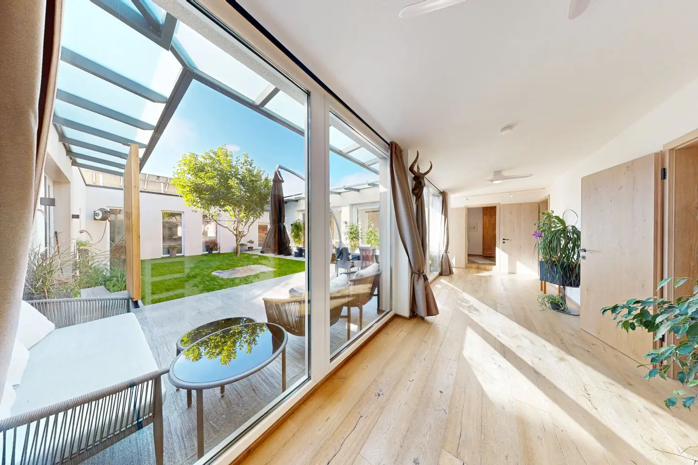 Ebenerdiges Atriumhaus mit eigenem Büro und großer Garage