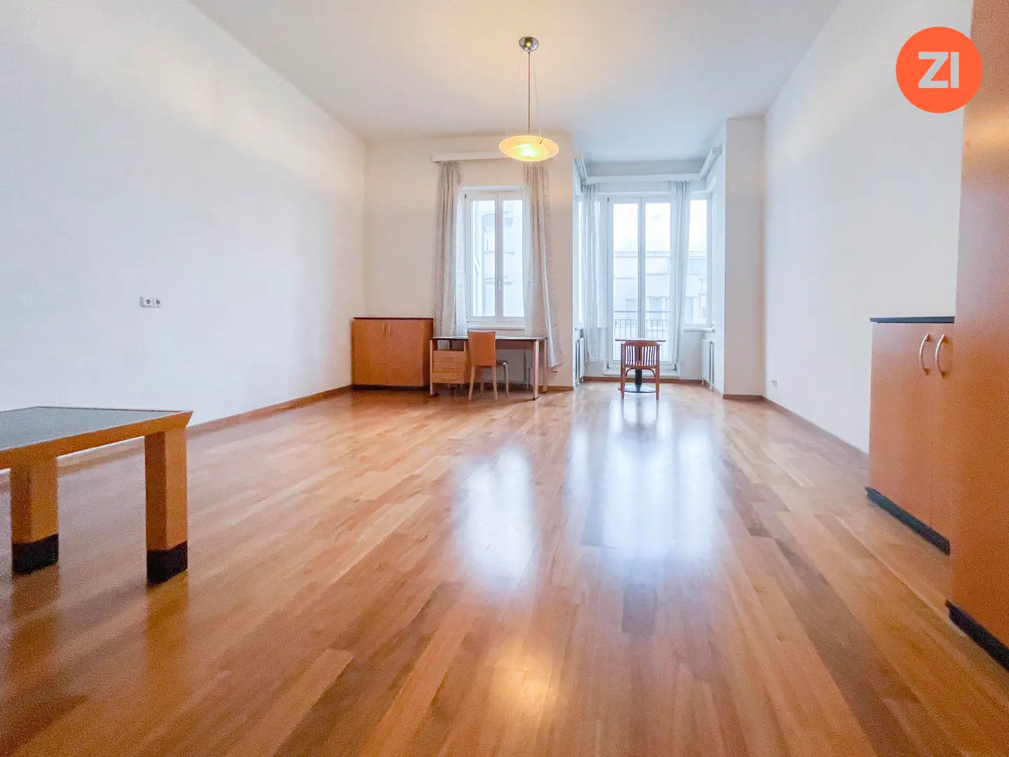 Well kept Wohnung in historic house near AE Center