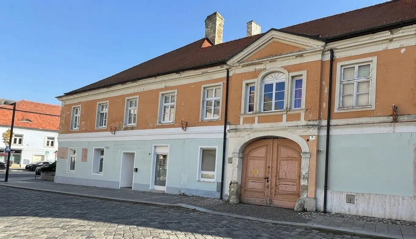 Lagerflächen in Bestlage am Rathausplatz – ca. 145 m² zu vermieten