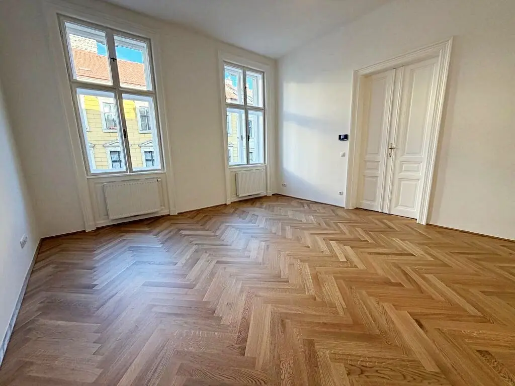 RUBENSGASSE, ERSTBEZUG, 86 m2 Altbau, 3 Zimmer, Wohnküche, Duschbad, Parketten, 3. Stock, WG-geeignet