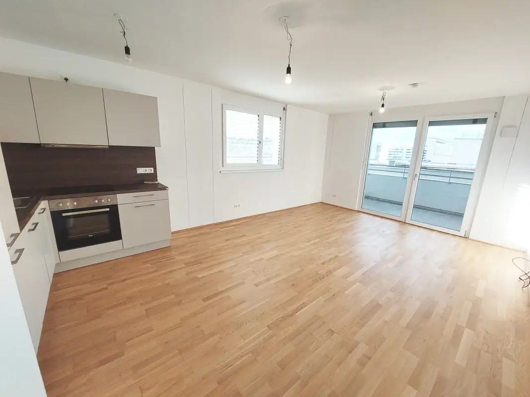 Helle Wohnung mit Loggia und effizienter Deckenkühlung