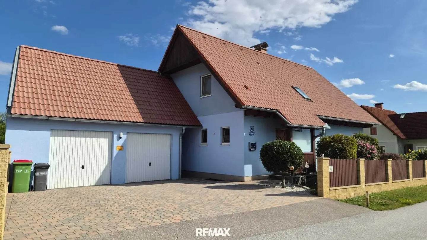 Hausansicht-Garage